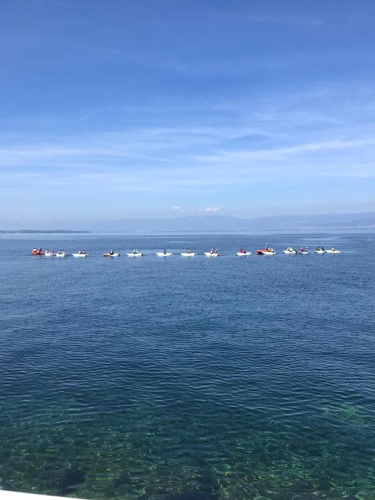 łódki w Sorrento z widokiem na Neapol