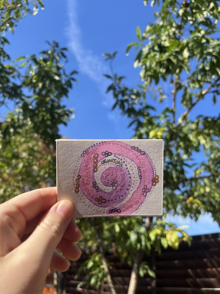 płynąca mandala karta atc handmade intencja afirmacja