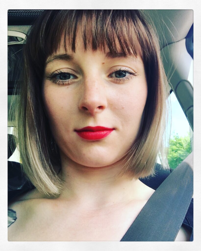 selfie polish girl 25 red lips make up bob short new hair